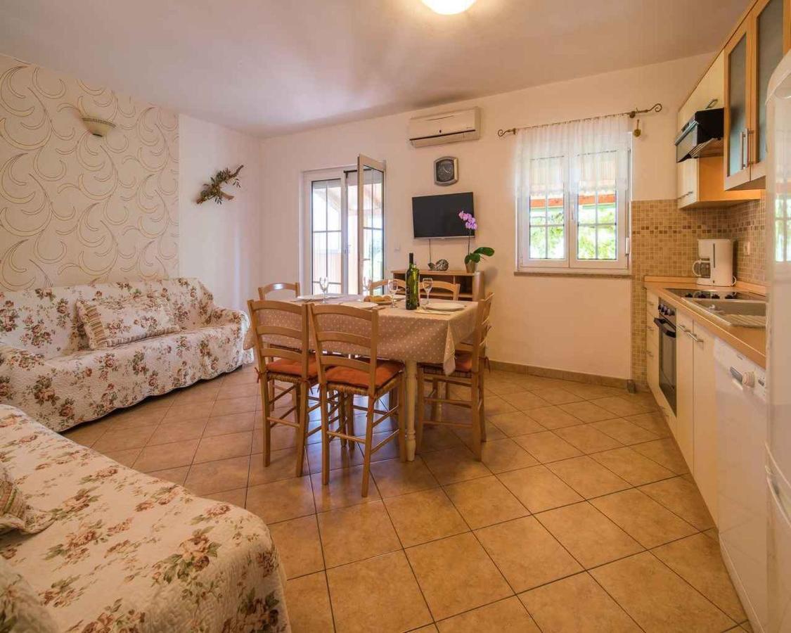 Apartments In Vrbnik/Insel Krk 13597 Eksteriør billede