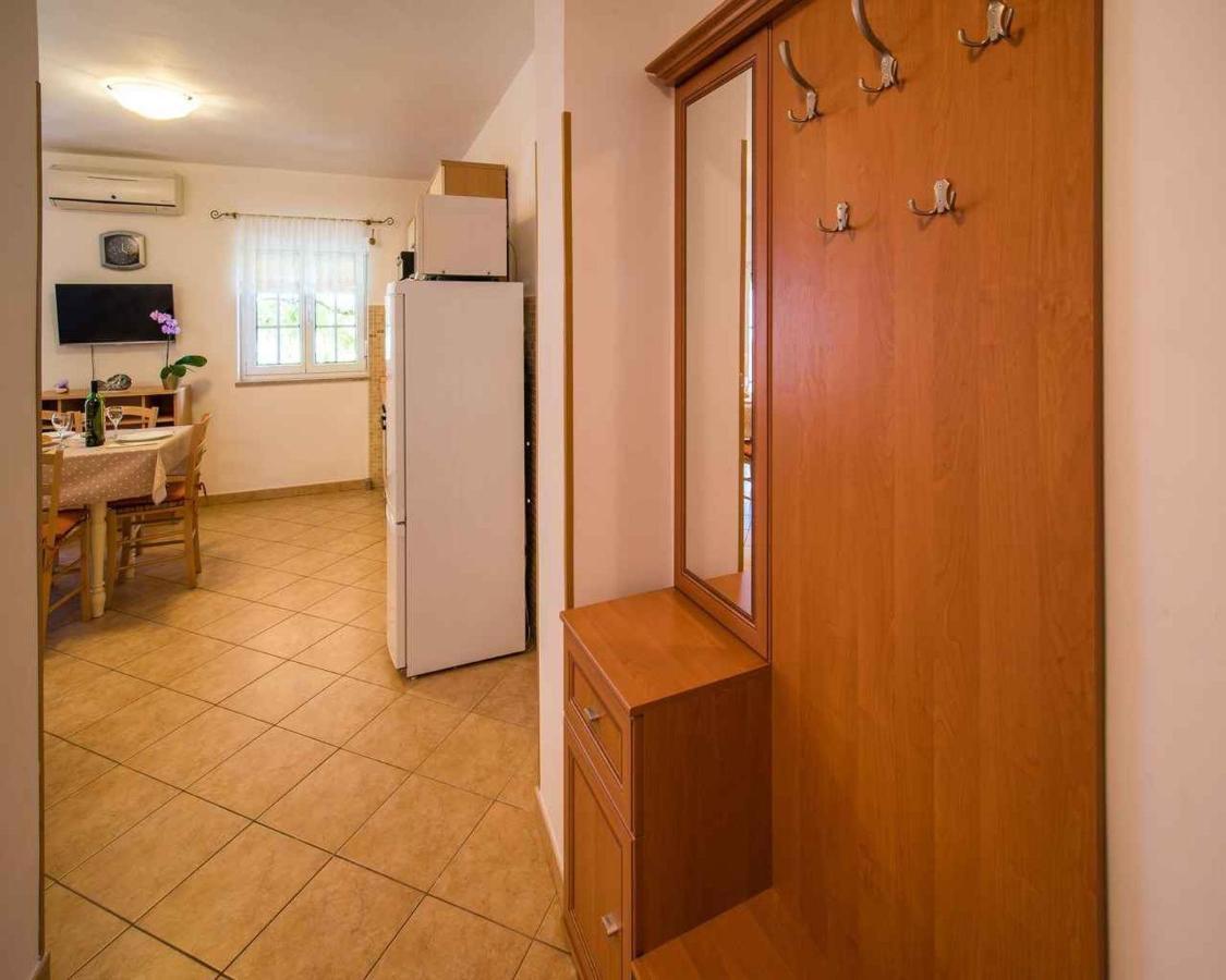 Apartments In Vrbnik/Insel Krk 13597 Eksteriør billede