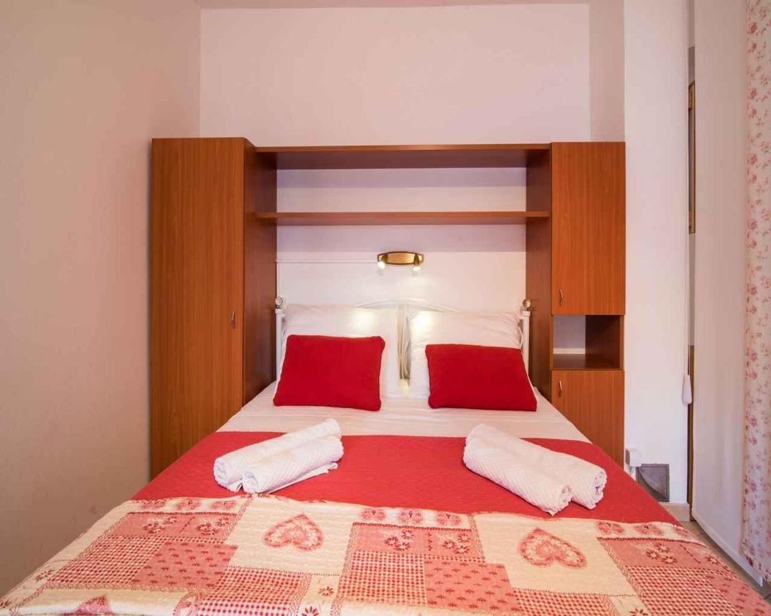 Apartments In Vrbnik/Insel Krk 13597 Eksteriør billede